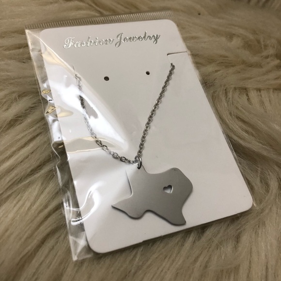 {PIPER} Texas Love ❤️ home state heart necklace - Picture 2 of 2